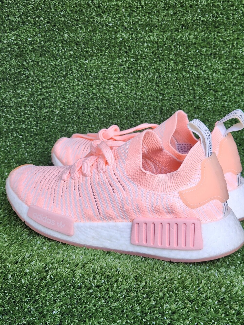 Adidas NMD-R1 Boost Women's Athletic Running/Walking Primeknit Peach Size 6 - Picture 9 of 14